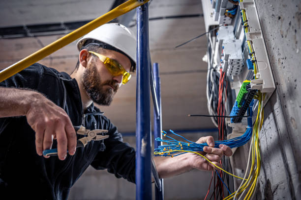 Best Emergency Electrical Repair  in Knoxville, IA