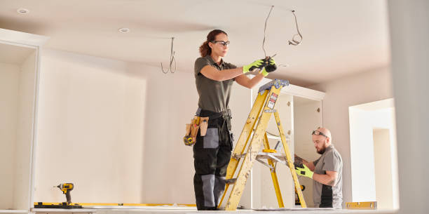Best Affordable Emergency Electrician  in Knoxville, IA
